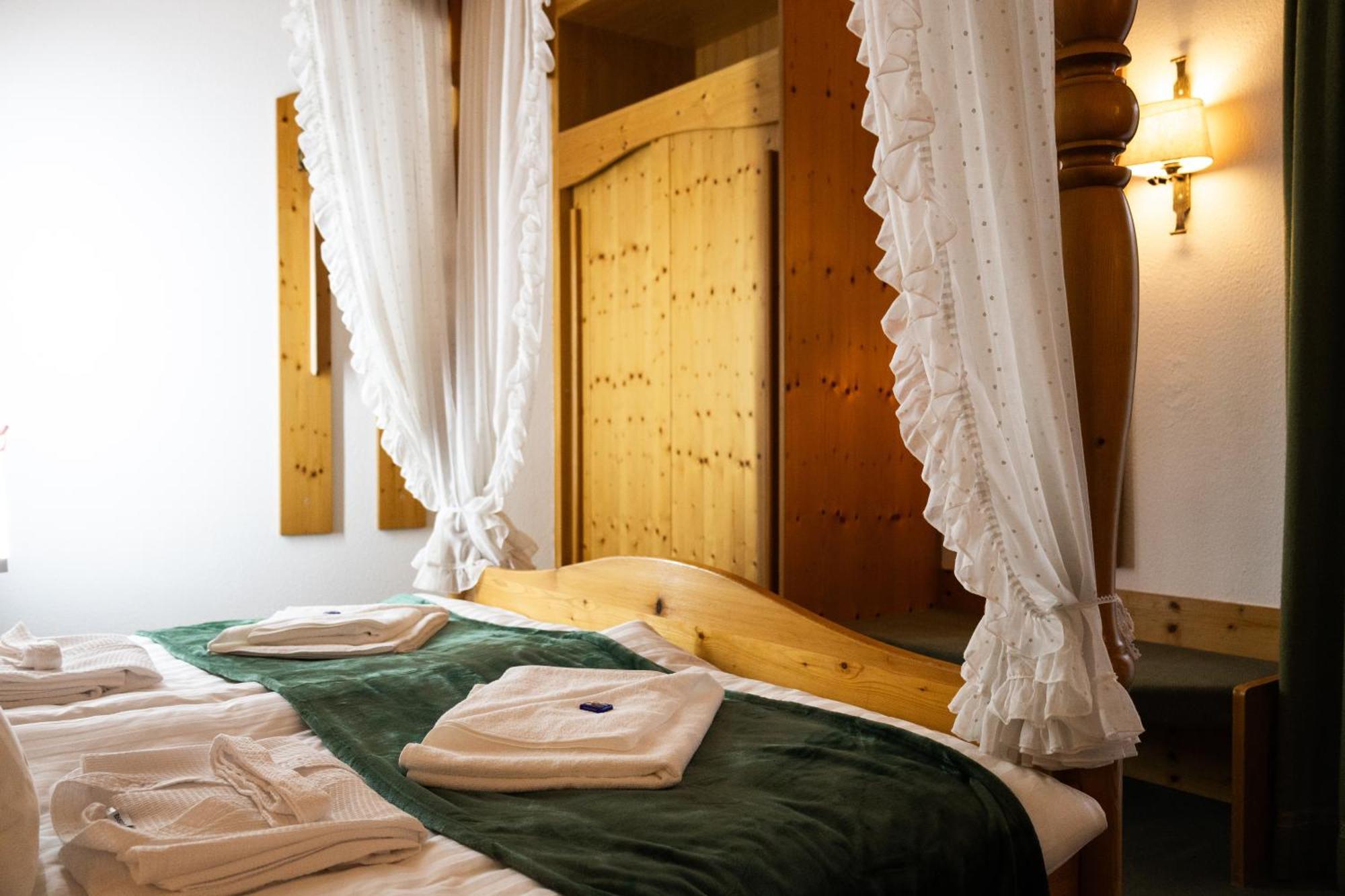 Hotel Zum See, Titisee Eksteriør bilde